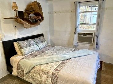 "Lovely Tiny House Rental for a Romantic Getaway in Shepherdstown, West Virginia - Shepherdstown, West Virginia - glamping.directory