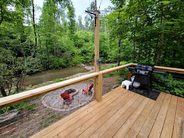 Cool A-Frame on Creek in Purlear, North Carolina - Purlear, North Carolina - glamping.directory