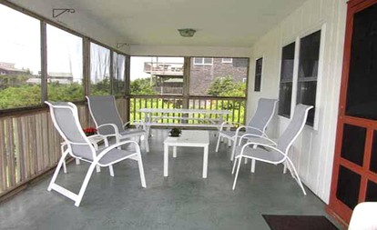 Charming Getaway Rental Close to Teach's Lair Marina in Hatteras, North Carolina - Hatteras, North Carolina - glamping.directory