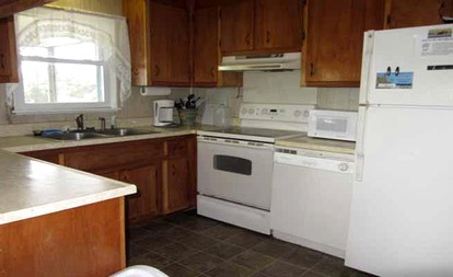 Charming Getaway Rental Close to Teach's Lair Marina in Hatteras, North Carolina - Hatteras, North Carolina - glamping.directory