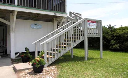 Charming Getaway Rental Close to Teach's Lair Marina in Hatteras, North Carolina - Hatteras, North Carolina - glamping.directory
