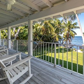 Incredible Beach House with Wonderful Beach Views in Islamorada, Florida - Islamorada, Florida - glamping.directory