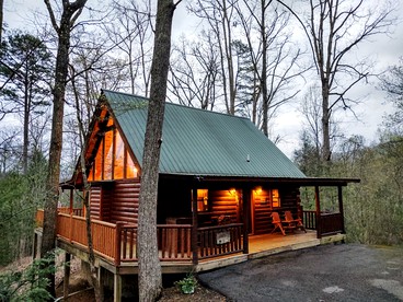 Cozy and Romantic Rental Cabin for Two with Private Hot Tub near Great Smoky Mountains in Gatlinburg, Tennessee - glamping.directory