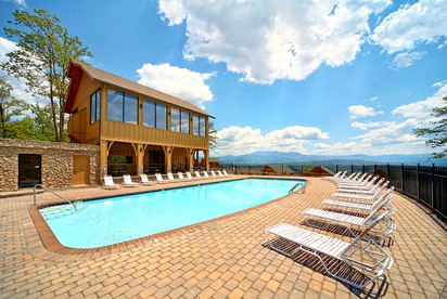 Fantastic Cabin with Views of the Great Smoky Mountains in Sevierville, East Tennessee - glamping.directory