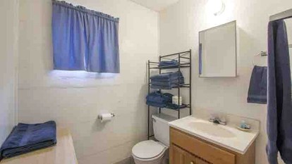 Gorgeous Upper Suite Rental with Fishing Opportunities on Lake Lyndon B. Johnson - Kingsland, Texas - glamping.directory