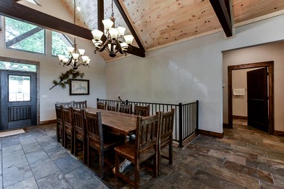 Charming Cabin with Pool Table and Swimming Pool in Branson, Missouri - Branson, Missouri - glamping.directory
