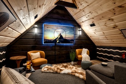 Luxurious Scandinavian Lodge • Indoor Pool, Sauna & Theater • Near Smoky Mountains • Sevierville, TN - Sevierville, Tennessee - glamping.directory