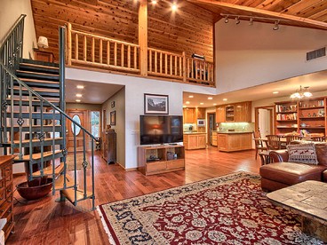 Gorgeous Vacation Rental with Hot Tub near Yosemite National Park, California - Mariposa, California - glamping.directory