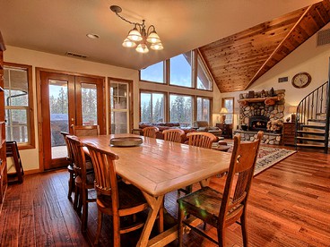 Gorgeous Vacation Rental with Hot Tub near Yosemite National Park, California - Mariposa, California - glamping.directory