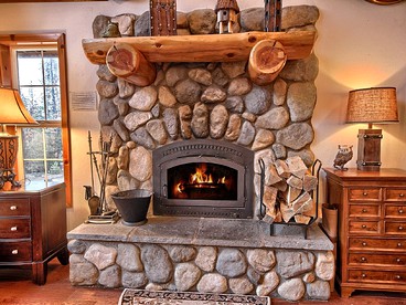 Gorgeous Vacation Rental with Hot Tub near Yosemite National Park, California - Mariposa, California - glamping.directory