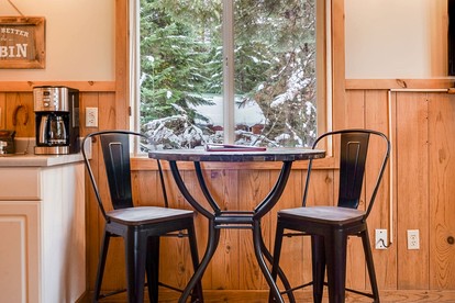 Romantic and Secluded Cabin Rental for Couples' Getaway near Mount Adams, Washington - Trout Lake, Washington - glamping.directory
