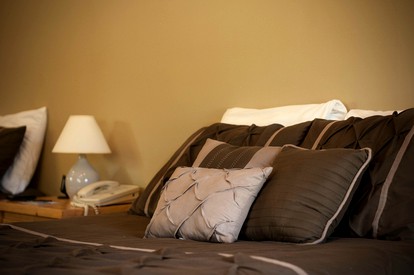 Suite Rental in Secluded Log Cabin Lodge on the Banks of Kootenai River, Northern Idaho - Bonners Ferry, Idaho - glamping.directory
