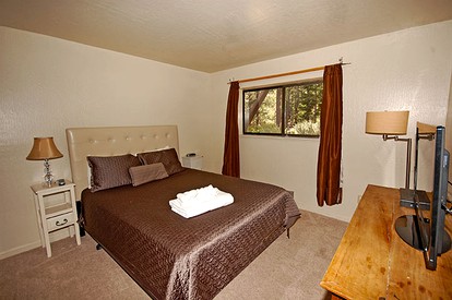 Pet-Friendly Weekend Getaway Amongst the Forest in South Lake Tahoe, California - South Lake Tahoe, California - glamping.directory