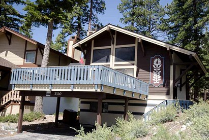 Pet-Friendly Weekend Getaway Amongst the Forest in South Lake Tahoe, California - glamping.directory