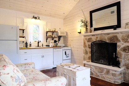 Secluded, Quiet 1B/1B Luxury Private Farm Stay in Fischer, TX - Fischer, Texas - glamping.directory