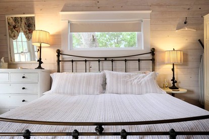 Secluded, Quiet 1B/1B Luxury Private Farm Stay in Fischer, TX - Fischer, Texas - glamping.directory