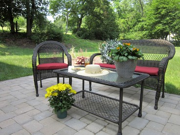 Historic Cottage with Country Charm Next to Creek in Carlisle, Pennsylvania - Carllisle, Pennsylvania - glamping.directory