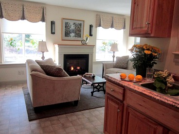 Historic Cottage with Country Charm Next to Creek in Carlisle, Pennsylvania - Carllisle, Pennsylvania - glamping.directory