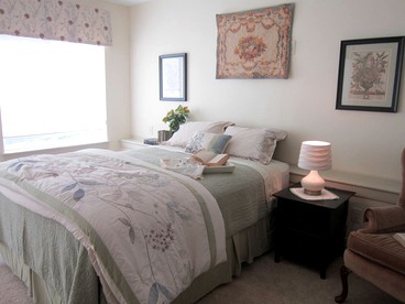 Historic Cottage with Country Charm Next to Creek in Carlisle, Pennsylvania - Carllisle, Pennsylvania - glamping.directory
