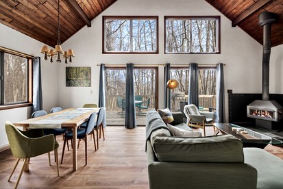 Tranquil Cabin in Berkeley Springs State Park with Wood Burning Stove, Fire Pit, Grill, and a Hammock for the Ultimate Relaxing Getaway - Berkeley Springs , West Virginia - glamping.directory