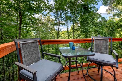 Gorgeous Cozy Yurt for a Unique Romantic Glamping Experience near Cullowhee, North Carolina - Cullowhee, North Carolina - glamping.directory