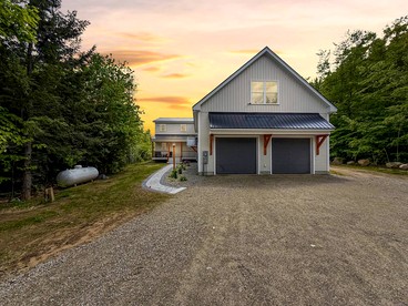 Luxury Vacation Rental Near Conway Lake in Conway, New Hampshire - glamping.directory