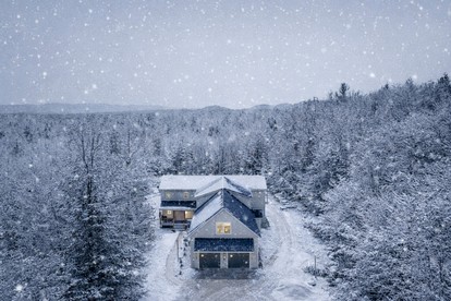 Luxury Vacation Rental Near Conway Lake in Conway, New Hampshire - Conway, New Hampshire - glamping.directory