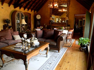 Cozy Vacation Rental on the Shores of Lake Whatcom near Blaine, Washington - Bellingham, Washington - glamping.directory