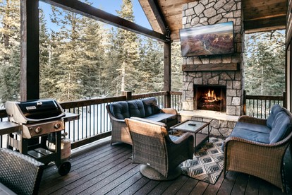 Gorgeous and Fully Equipped Cabin with Hot Tub in Duck Creek Village, Perfect for a Family Holiday in the Mountains - Duck Creek Village, Utah - glamping.directory