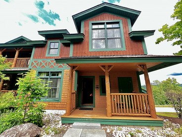 Spacious Retreat with Hot-Tub and BBQ in Vermont - glamping.directory