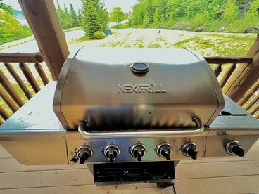Spacious Retreat with Hot-Tub and BBQ in Vermont - Stratton, Vermont - glamping.directory