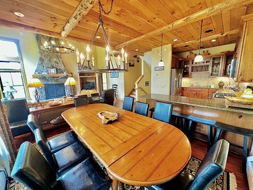 Spacious Retreat with Hot-Tub and BBQ in Vermont - Stratton, Vermont - glamping.directory