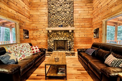 Secluded Luxury Cabin Rental for Eight Guests near Ash Cave, Ohio - Logan, Ohio - glamping.directory