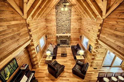 Secluded Luxury Cabin Rental for Eight Guests near Ash Cave, Ohio - Logan, Ohio - glamping.directory