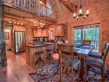 Secluded Luxury Cabin Rental for Eight Guests near Ash Cave, Ohio - Logan, Ohio - glamping.directory