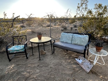 Rustic Caravan on an Amazing Joshua Tree Retreat Site, Perfect for Stargazing and a Peaceful Unique Experience in California - Joshua Tree, California - glamping.directory