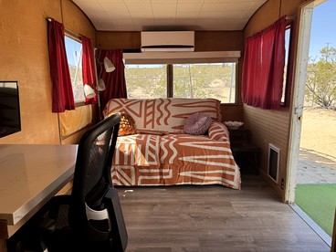 Rustic Caravan on an Amazing Joshua Tree Retreat Site, Perfect for Stargazing and a Peaceful Unique Experience in California - Joshua Tree, California - glamping.directory