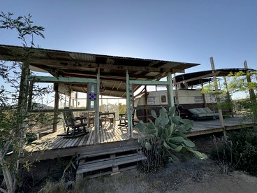 Rustic Caravan on an Amazing Joshua Tree Retreat Site, Perfect for Stargazing and a Peaceful Unique Experience in California - Joshua Tree, California - glamping.directory