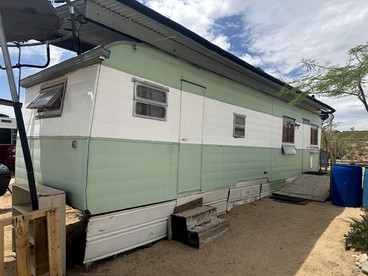 Rustic Caravan on an Amazing Joshua Tree Retreat Site, Perfect for Stargazing and a Peaceful Unique Experience in California - glamping.directory