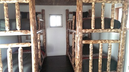 Small Group Cabin Ideal to Relax and Explore Nature in Alaska - Cooper Landing, Alaska - glamping.directory