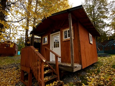 Small Group Cabin Ideal to Relax and Explore Nature in Alaska - Cooper Landing, Alaska - glamping.directory