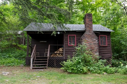 Fantastic Log Cabin Rental with Fireplace near the Appalachian Trail - Lyme, New Hampshire - glamping.directory