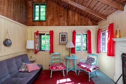 Fantastic Log Cabin Rental with Fireplace near the Appalachian Trail - Lyme, New Hampshire - glamping.directory