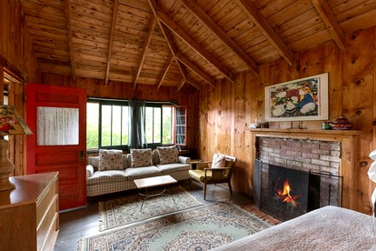 Fantastic Log Cabin Rental with Fireplace near the Appalachian Trail - Lyme, New Hampshire - glamping.directory