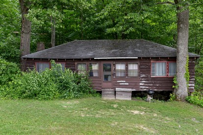 Fantastic Log Cabin Rental with Fireplace near the Appalachian Trail - Lyme, New Hampshire - glamping.directory