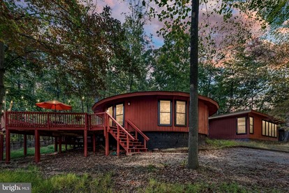 Modern Cabin with Hot Tub, Fire Pit and Grill in Hedgesville, WV - Hedgesville, West Virginia - glamping.directory