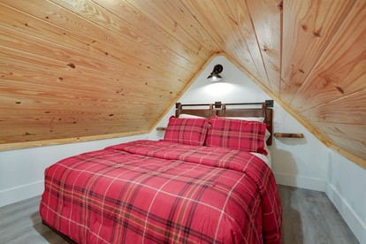 Picturesque Tiny Cabin Surrounded by Nature in Alabama - Scottsboro, Alabama - glamping.directory