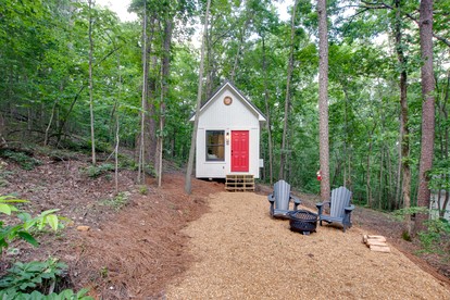 Picturesque Tiny Cabin Surrounded by Nature in Alabama - glamping.directory