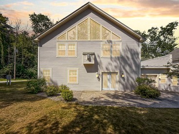 Charming North Conway NH Vacation Rental with Hot Tub, Pool Access & Mountain Views near Downtown - glamping.directory