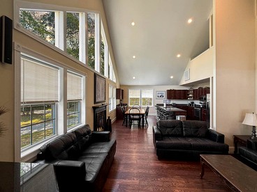 Charming North Conway NH Vacation Rental with Hot Tub, Pool Access & Mountain Views near Downtown - North Conway, New Hampshire - glamping.directory
